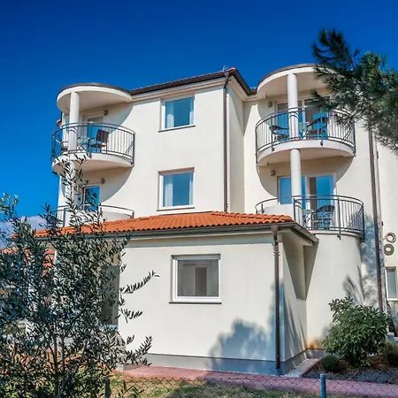 Pinia - A1 First Floor - Mpolo Medulin