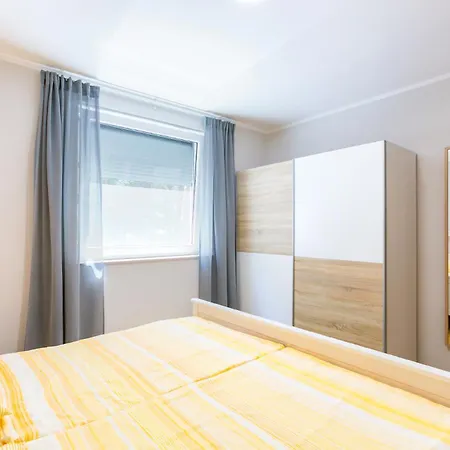 Pinia - A1 First Floor - Mpolo