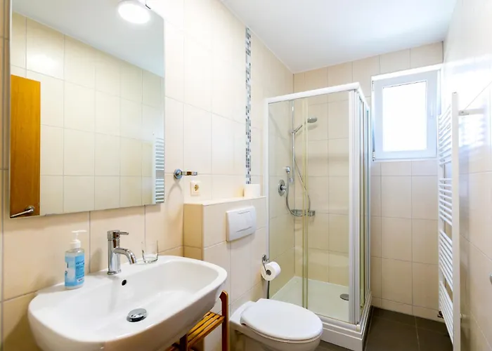 Pinia - A1 First Floor - Mpolo